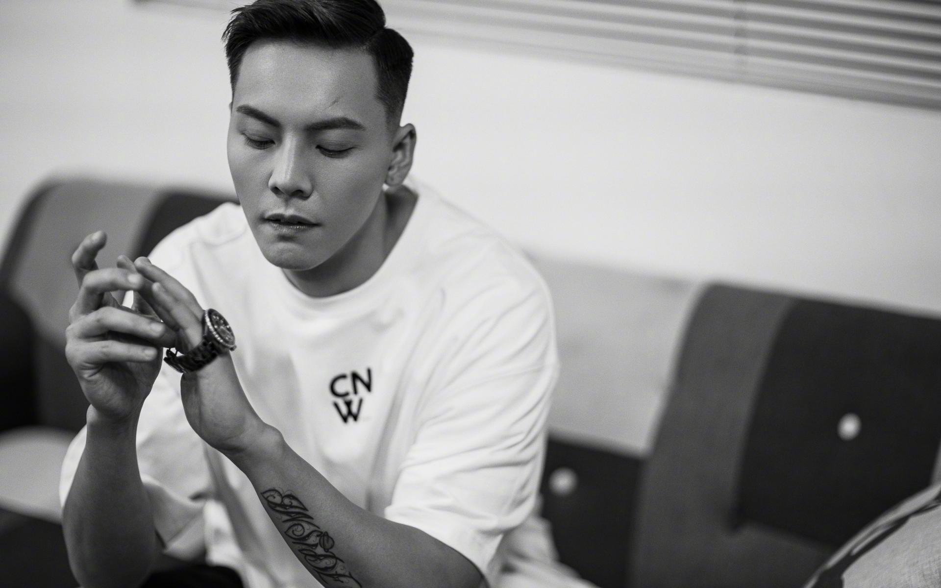 弗赖堡保持防守集中度有效遏制射门，弗赖堡新球场