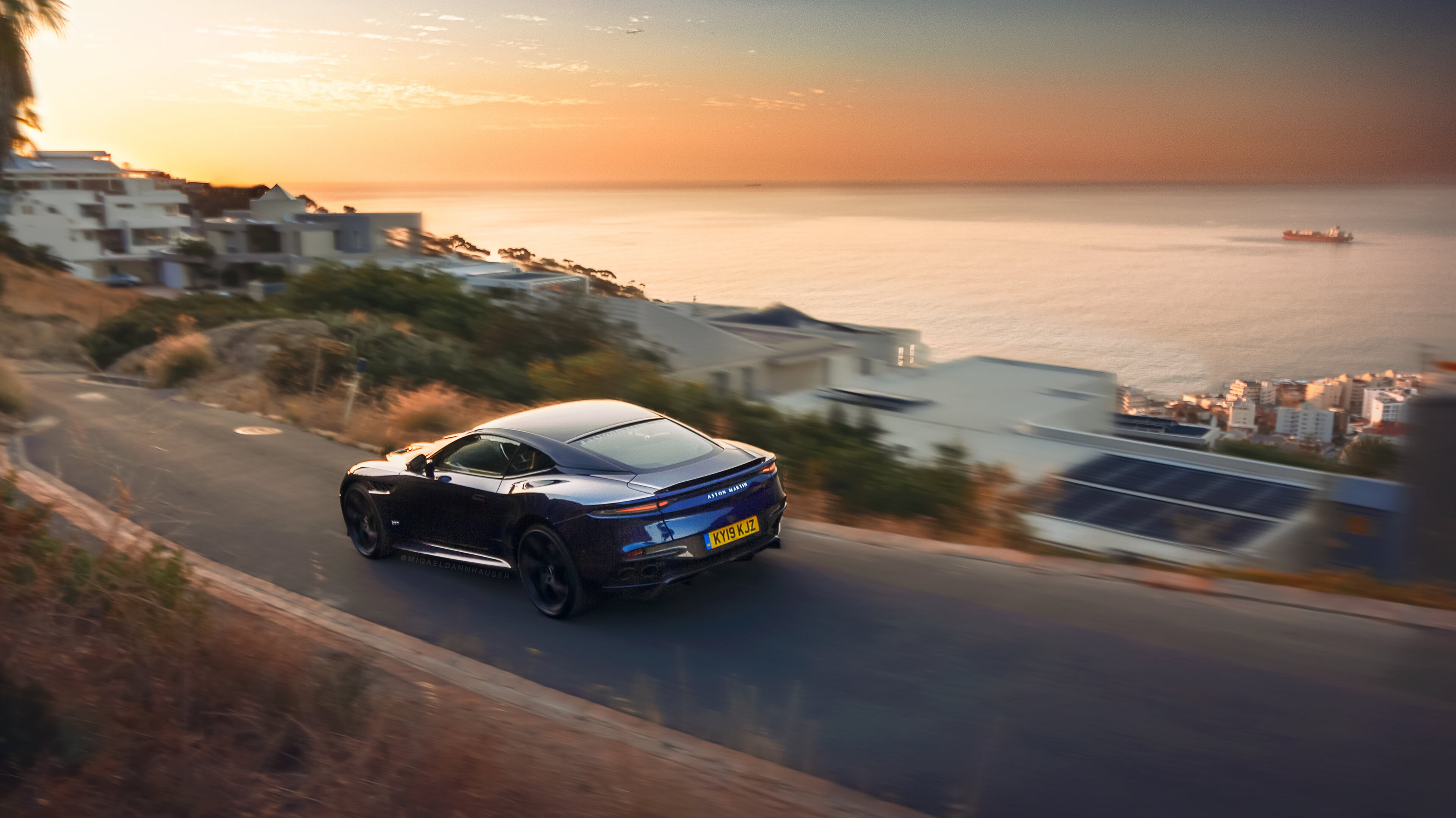 “伊万·戈梅斯的强硬防守与进攻意识,成为美洲狮队的中坚力量”