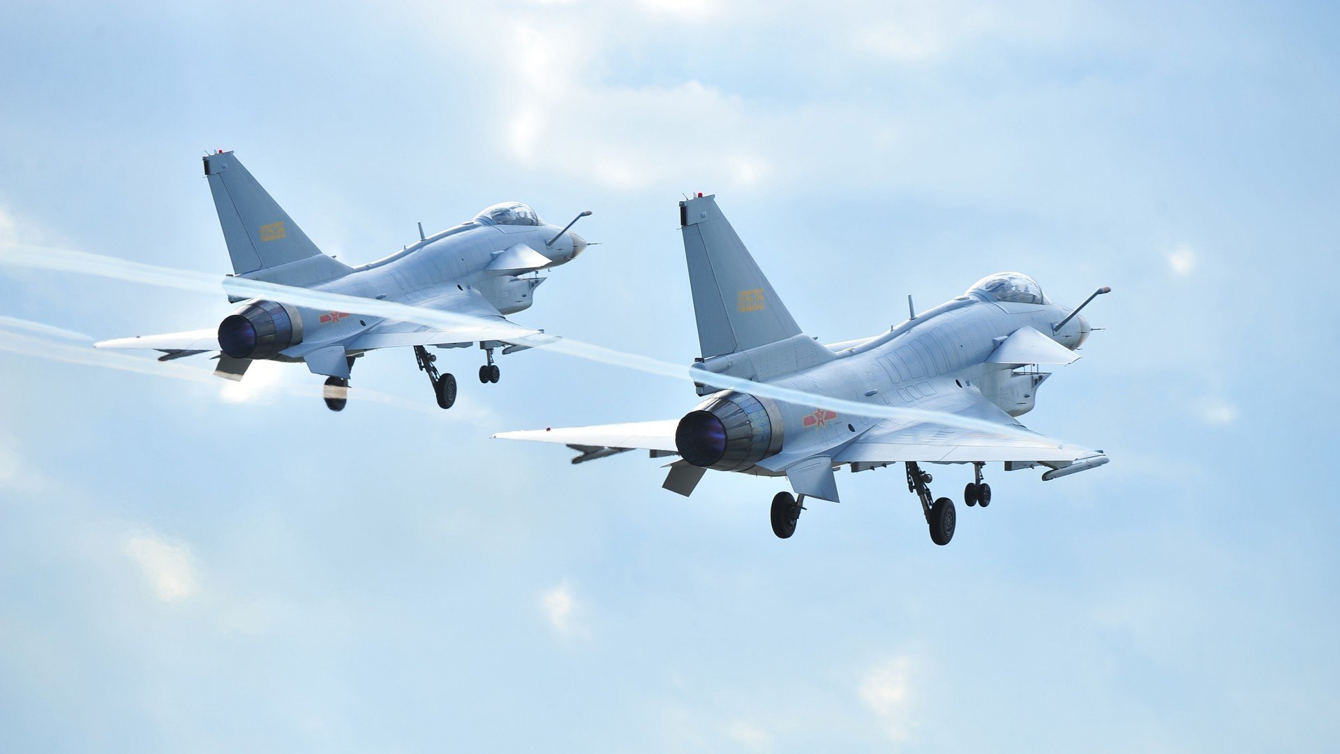 “马丁·高尔西：美洲狮队的未来领袖，展现橄榄球全能技艺”